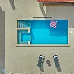 Longo Villa