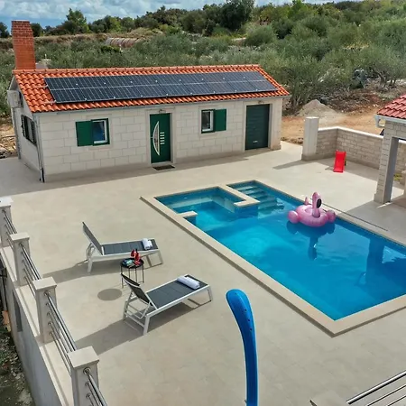 Longo Villa Supetar